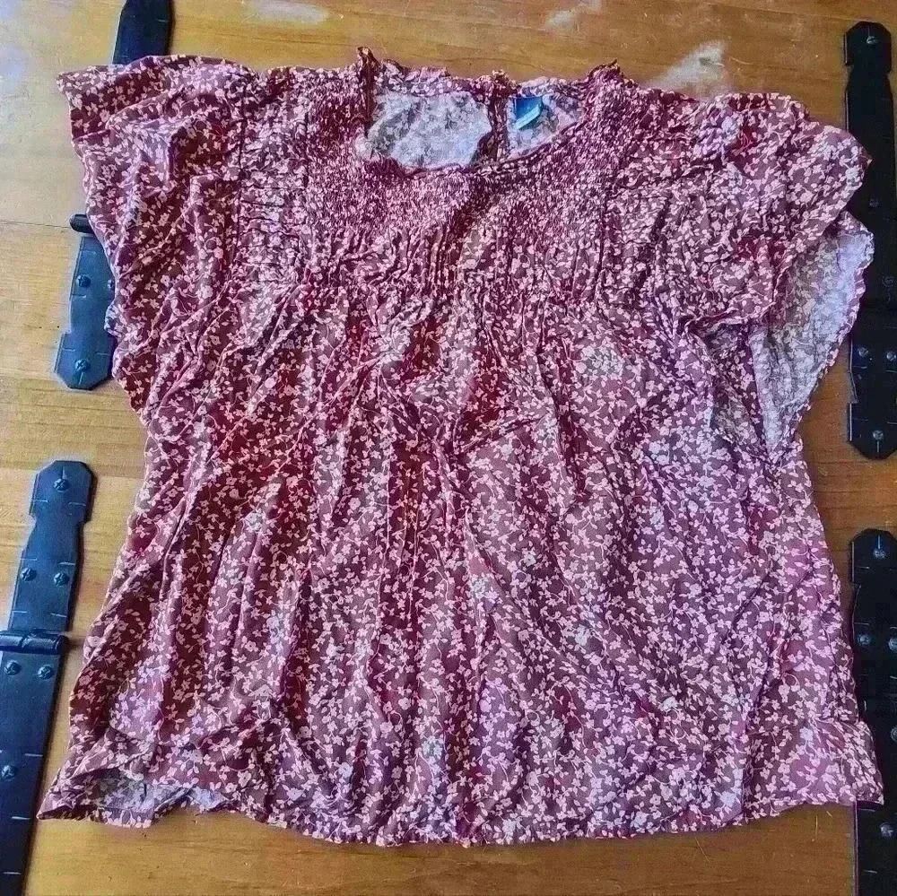 Old navy floral blouse size small